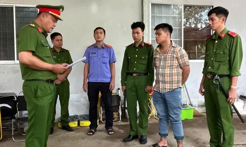 Bắt tạm giam 2 thanh niên nổ súng vào nhà dân ở Vĩnh Long