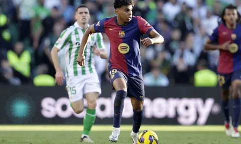 Barcelona hòa hú vía trên sân của Real Betis