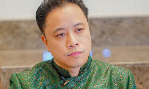 Showbiz 27/4: Victor Vũ cầu xin khán giả