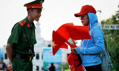 Phóng viên quốc tế bất ngờ khi trở lại Việt Nam sau 50 năm
