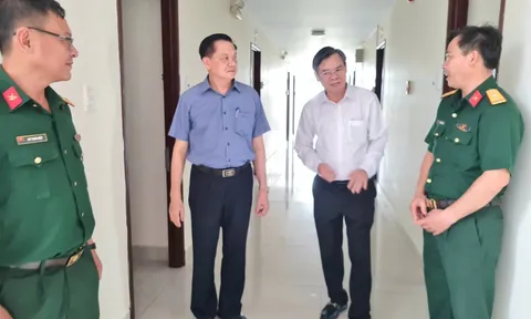 Chủ tịch TP. Cần Thơ kiểm tra thực tế nơi dự kiến cho cán bộ về ở sau sáp nhập
