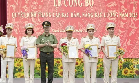 Thăng cấp bậc hàm, nâng bậc lương cho 2.339 cán bộ, chiến sỹ công an Thanh Hóa