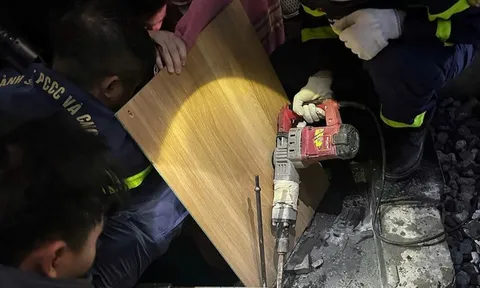 20 phút giải cứu cháu bé 8 tuổi kẹt tay trong đường ống hút nước áp lực cao