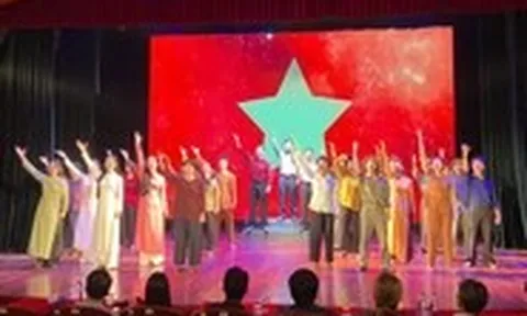 Đạo diễn Hàn Quốc dựng nhạc kịch về Chủ tịch Hồ Chí Minh