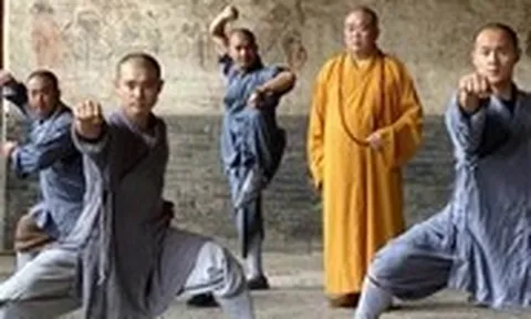 'CEO khoác áo cà sa trụ trì' Thích Vĩnh Tín kéo Thiếu Lâm Tự vào vòng xoáy thế tục ra sao?