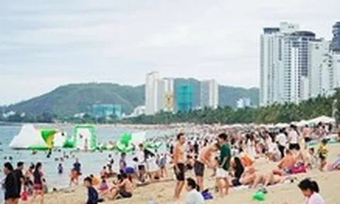 Cách tránh đột quỵ khi tắm biển