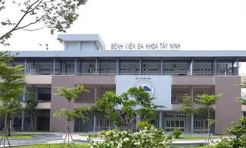 Kiểm tra sự việc bé trai tử vong khi đang chuyển viện lên tuyến trên