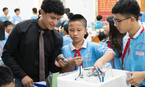 TP.HCM triển khai chương trình STEM song ngữ và tích hợp AI vào dạy học tiếng Anh