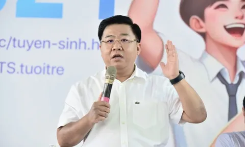 GS.TS Nguyễn Khắc Quốc Bảo giữ chức chủ tịch hội đồng Đại học Kinh tế TP.HCM