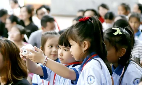 TP.HCM: Học sinh lớp 1 nô nức tựu trường