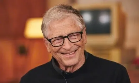 Bill Gates xài Samsung thay vì iPhone, 3 cuốn sách 'gối đầu giường' là gì?