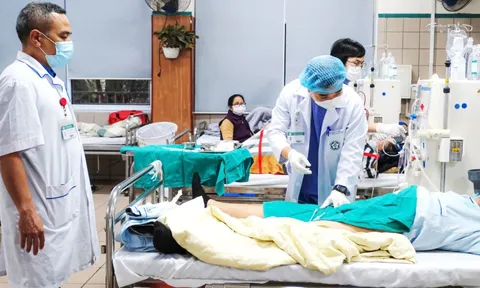 Miễn học phí cho bác sĩ nội trú, tại sao không?
