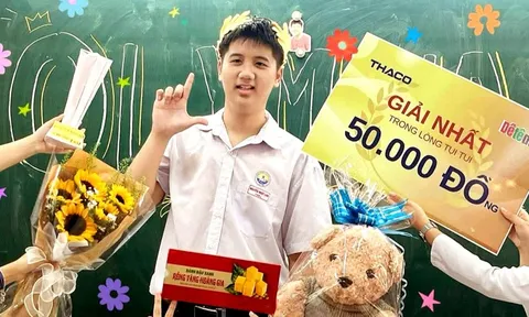 Chủ tịch tỉnh Đồng Tháp tặng bằng khen cho 'nhà leo núi' không học trường chuyên