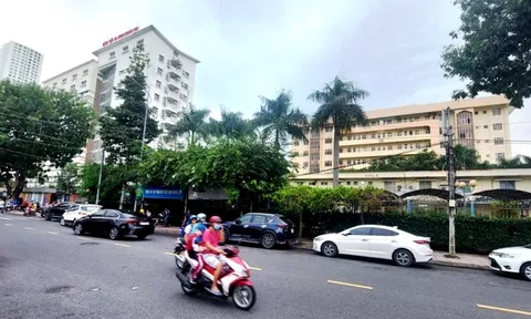 Khám bệnh, phát thuốc miễn phí cho dân vùng lũ tại Diên An, Diên Điền ngày 25-11