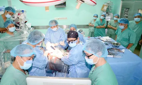 BV Trung ương Huế làm chủ quy trình từ lấy gan đến ghép cho người bệnh