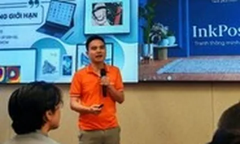 Máy đọc sách 'tiến hóa' sang học tập, treo tranh