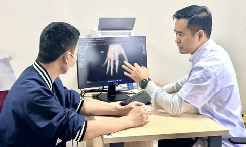 Vi phẫu thuật nối thành công ngón tay của thủy thủ tàu viễn dương bị đứt rời sau 25 giờ