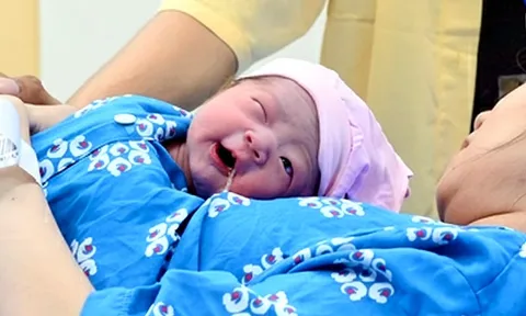 Vỡ òa hạnh phúc đón những em bé chào đời vào thời khắc năm mới 2026