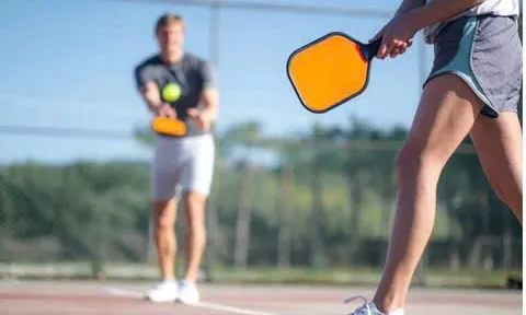 Uống bia sau khi chơi pickleball không tốt chút nào