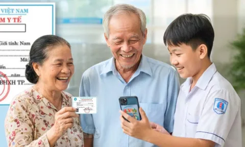 Bảo hiểm y tế của người dân TP.HCM thay đổi thế nào khi 25 trung tâm y tế ngừng hoạt động?