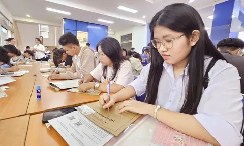 Nâng chuẩn đại học để thoát tư duy 'chỉ dạy, ít nghiên cứu'