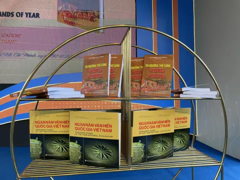 Giới thiệu 2 bộ sách “Ngàn năm văn hiến quốc gia Việt Nam” và “Tín ngưỡng thờ cúng Hùng Vương ở Việt Nam”