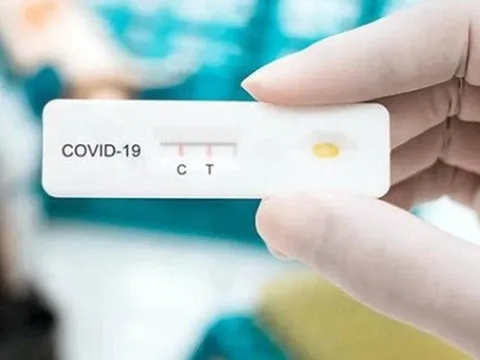 Việt Nam xem xét công bố hết dịch COVID-19