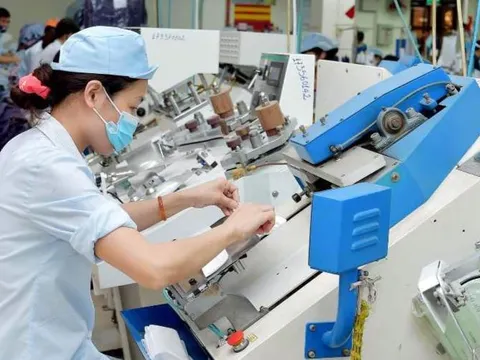 Khó khăn 'bủa vây' doanh nghiệp da giày, chế biến gỗ