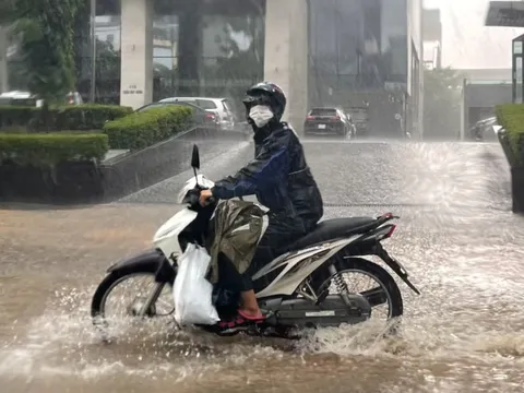 Miền Bắc, miền Trung mưa đến bao giờ?