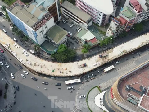 Cầu vượt chữ C Chùa Bộc dỡ rào, tổ chức giao thông để chuẩn bị thông xe