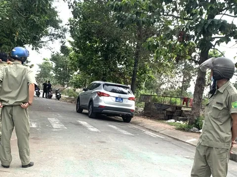 Kinh hoàng phát hiện bàn chân người cháy sém ở bãi đất trống: Nghi án giết người, phân xác