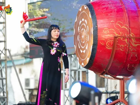 Hồi trống bế giảng và lời nhắn nhủ đầy tâm huyết của nữ hiệu trưởng Trường THPT Việt Đức