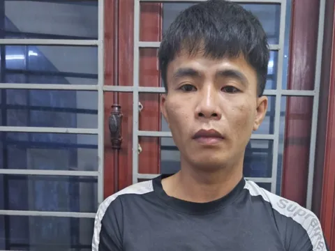 Bắt đối tượng ham cờ bạc dùng dao cướp xe ôm