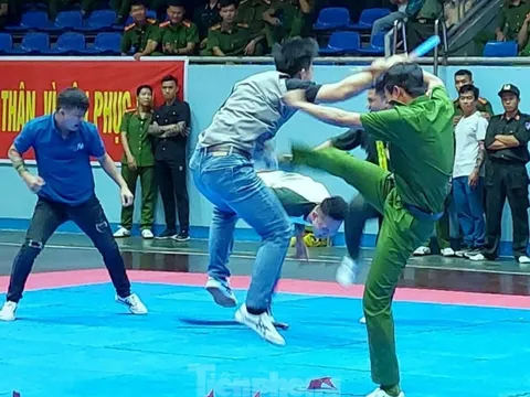 Gay cấn những màn đấu võ thuật của chiến sĩ Công an nhân dân