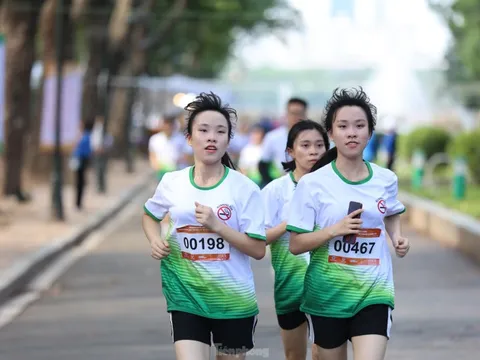 Giới trẻ hào hứng chạy marathon nói không với thuốc lá