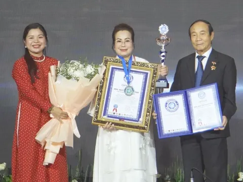 Bộ sưu tập ấm chén tử sa 'Tâm trà Diệu Bảo' lập Kỷ lục Thế giới