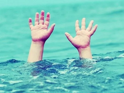 Vĩnh Long: 2 học sinh lớp 8 đuối nước tử vong thương tâm