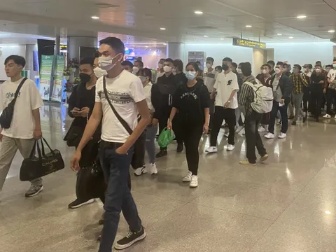 Đưa 60 người Việt được giải cứu khỏi sòng bạc Philippines về nước