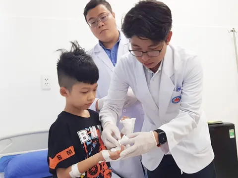 Phẫu thuật miễn phí cho trẻ bị dị tật có hoàn cảnh khó khăn