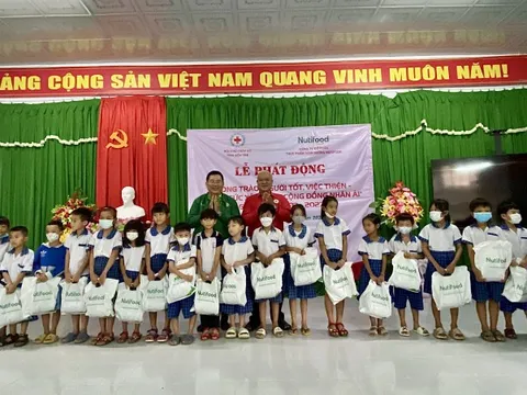 Nutifood tặng hàng nghìn phần quà cho trẻ em nghèo nhân dịp tết thiếu nhi