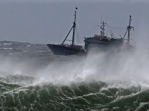 Gió mạnh, biển động gây nguy hiểm cho tàu, thuyền vùng biển phía Nam