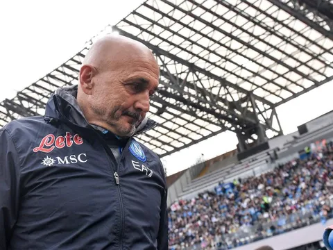 HLV Napoli xin từ chức sau khi vô địch Serie A