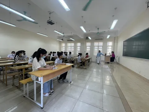 Hơn 15 nghìn thí sinh ở Quảng Ninh 'vượt vũ môn' vào lớp 10