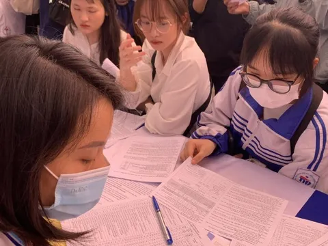 Tuyển sinh đại học 2023: Chênh lệch điểm chuẩn