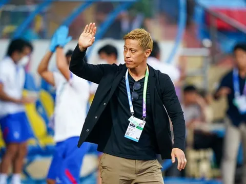 Keisuke Honda giải thể đội bóng của Campuchia