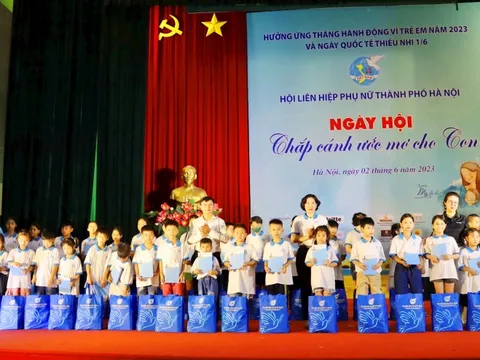 Hà Nội: Gần 1.183 trẻ mồ côi, trẻ có hoàn cảnh khó khăn được mẹ đỡ đầu