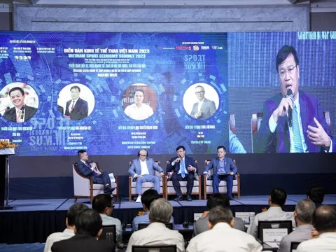 Ba đội bóng ‘cày’ một sân và bài toán kiếm tiền của thể thao Việt Nam