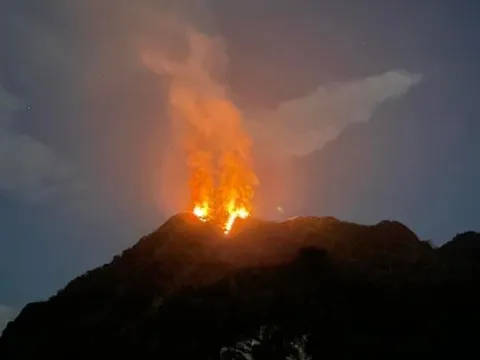 Sét đánh cháy rụi hơn 3.000 m2 rừng tự nhiên tại Bắc Kạn