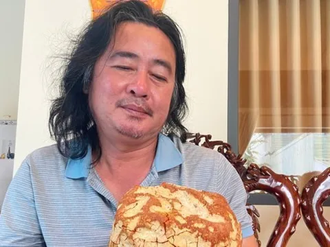 Một người dân ở Gia Lai sở hữu khối đá quý nghi long diên hương