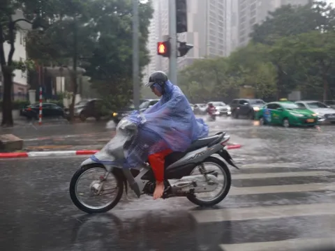 Chiều tối nay miền Bắc mưa dông lớn